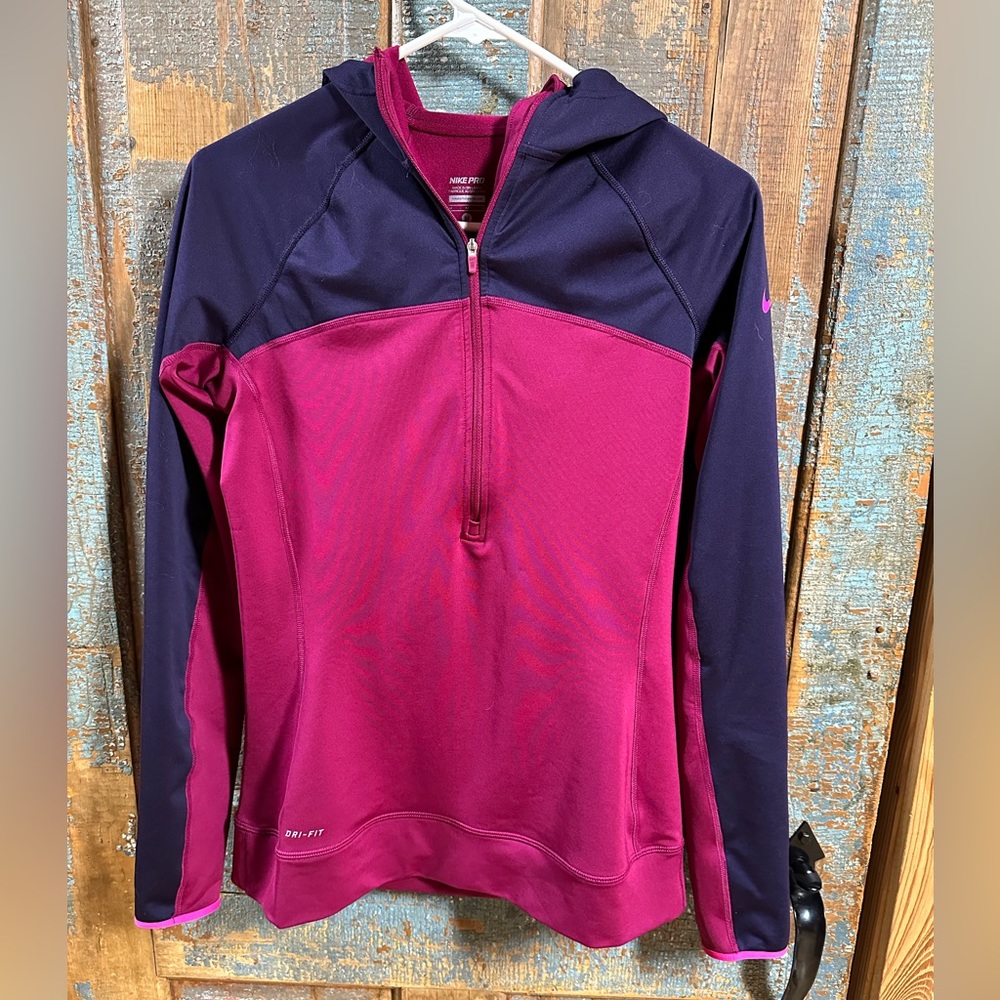 Women's Nike Dri Fit Quarter Zip Fitted Hoodie Medium